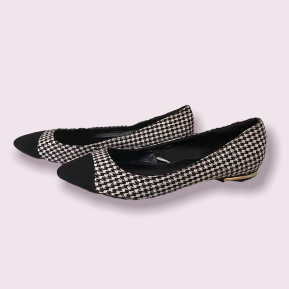 Gold touched black toe cap plaid flats - Picture 3 of 4